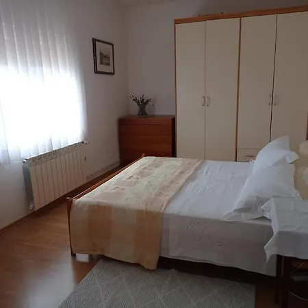 Apartment Anica *
