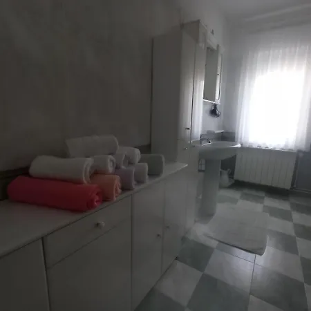 Anica Apartment *