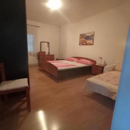 Apartment Anica *