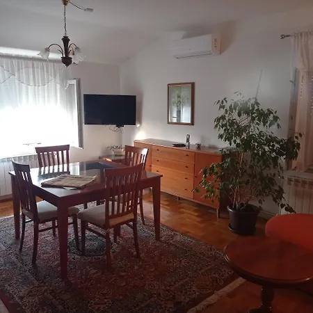 Apartment Anica Pula