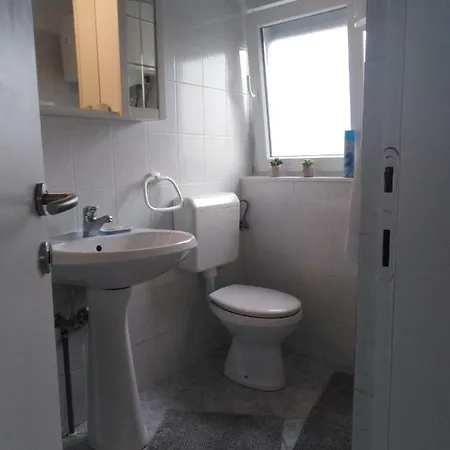 Anica Apartment *